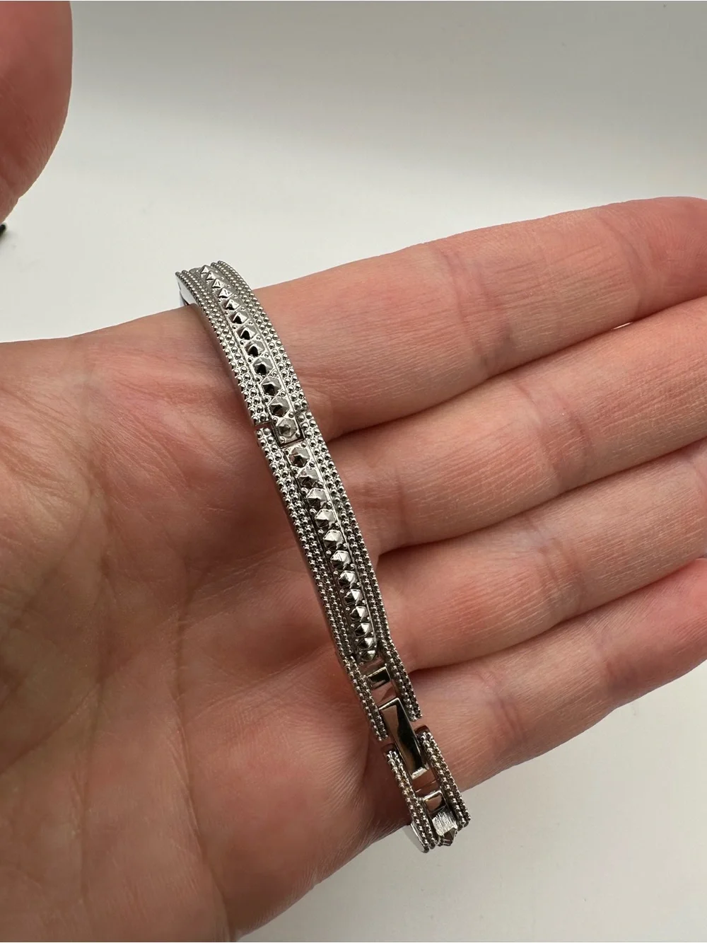 N/A elegant silver